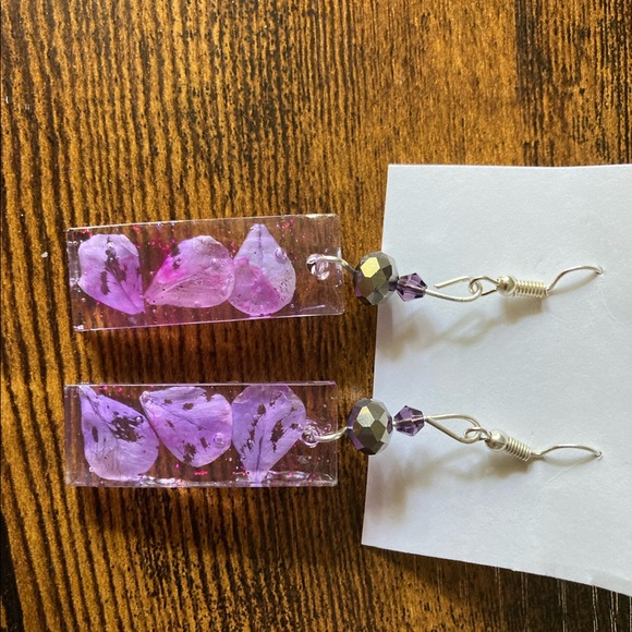 Resin dangle earrings - Picture 2 of 2